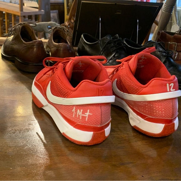 Nike Ja Morant (Gently worn/Like New)
Nike Men's 9 Athletic Shoes - Picture 5 of 11